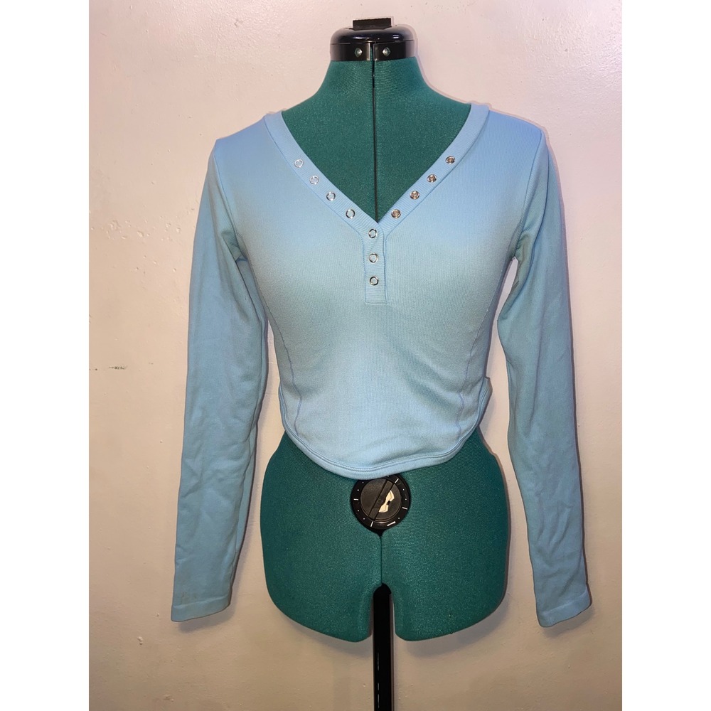 Bloom Seasons Light Blue Ribbed V-Neck Snap Long Sleeve Crop Top Minimalist Chic